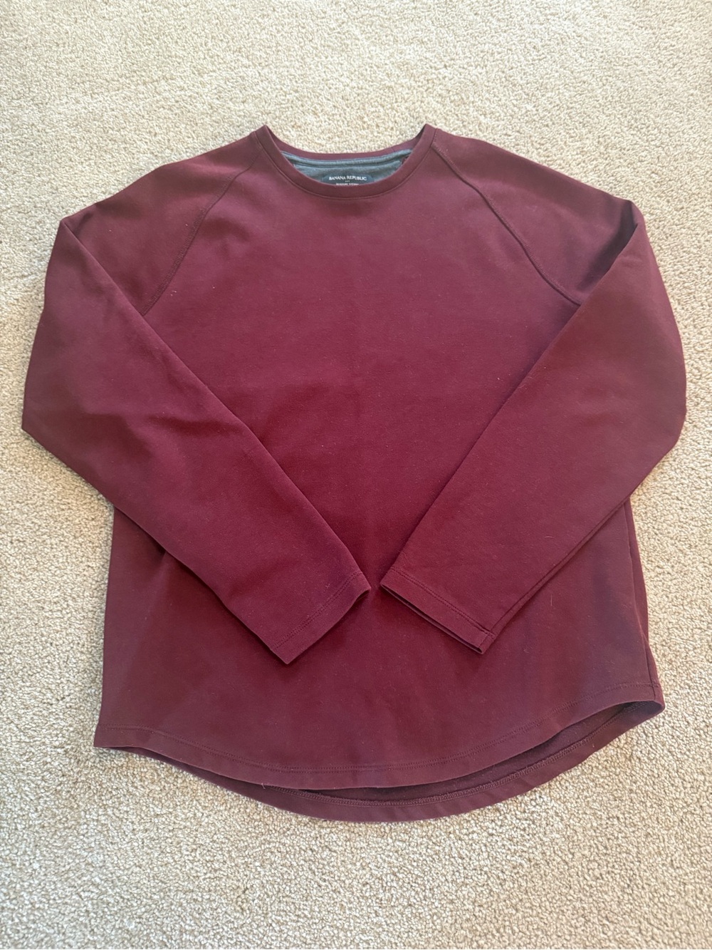 Banana Republic Men's Burgundy Crewneck Sweatshirt